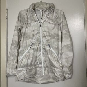 LULULEMON tan Clouds hooded windbreaker full zip pack it up jacket size US 4